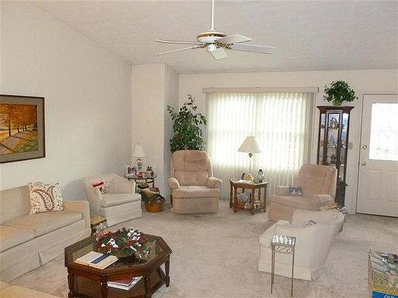3rd image of 72 Holliston Park Cir