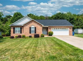 4995 Stone Dr, Conover, NC 28613
