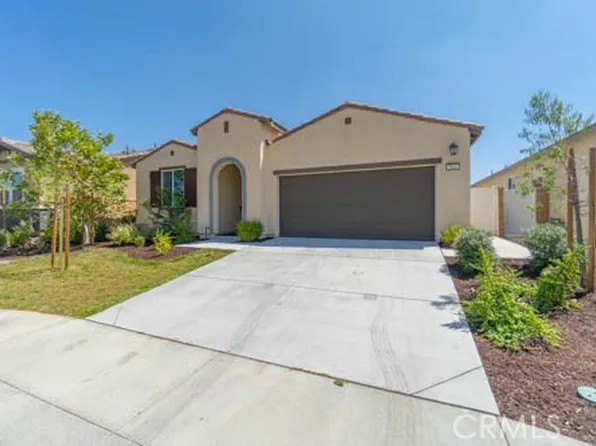 561 Yukon Rd, Rialto, CA 92377