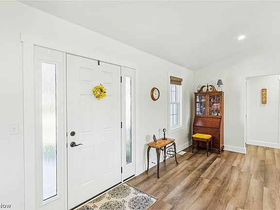 5th image of 533 E Lakewood Dr