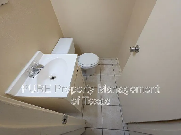 5808 Wellington Dr #3 — Photo 13
