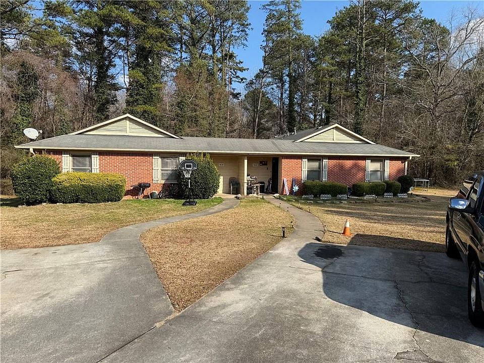 1st image of 1628 Riverside Trl NE