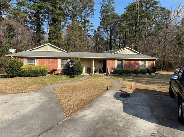 1628 Riverside Trl NE, Conyers, GA 30013