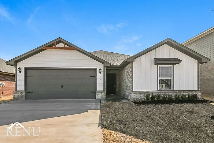 3 bed, 2.0 bath, 1692 sqft, $1,595 — Photo 1