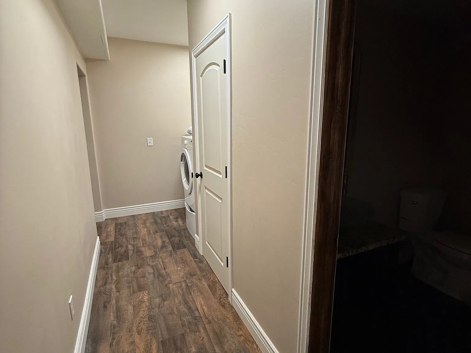 Private quiet furnished home with breathtaking views/comfortable spacious room with furnished spaces — Photo 3