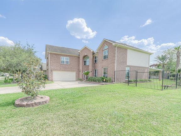 2nd image of 2715 S Cedar Hollow Dr