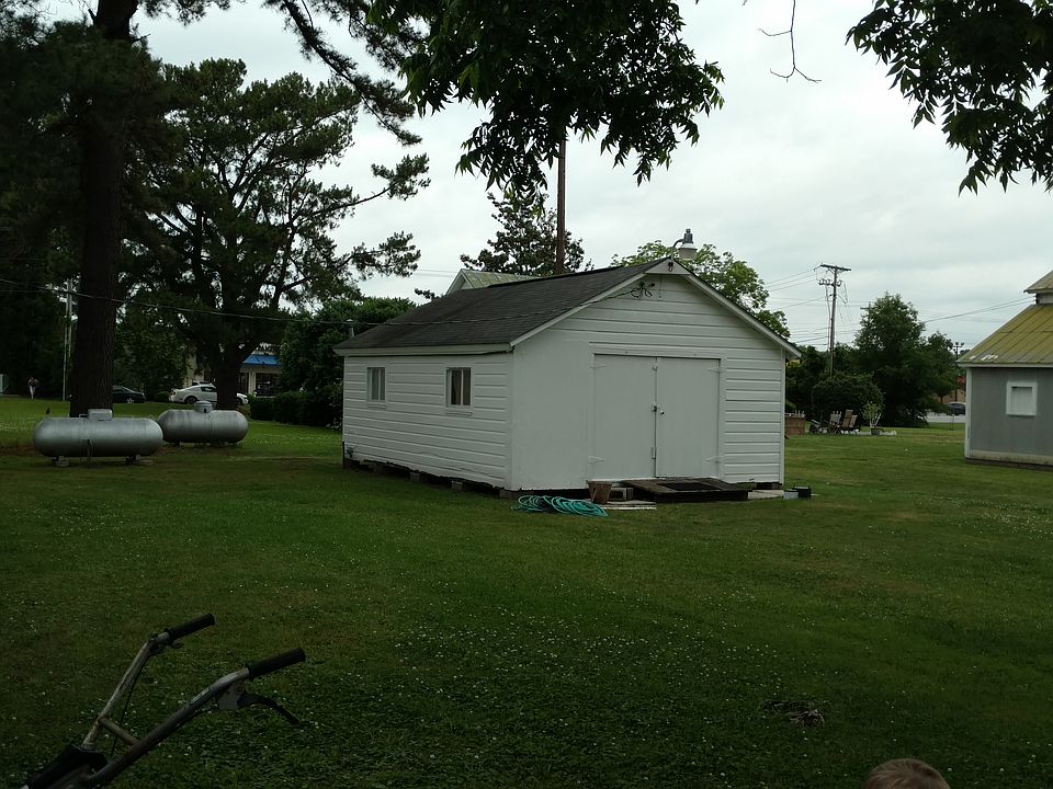 2nd image of 102 Ranch Dr
