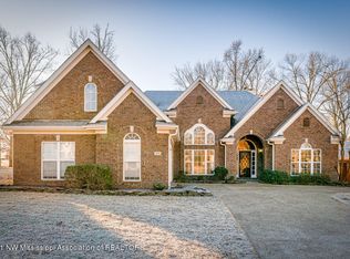 755 Rowan Oak Pl, Hernando, MS 38632