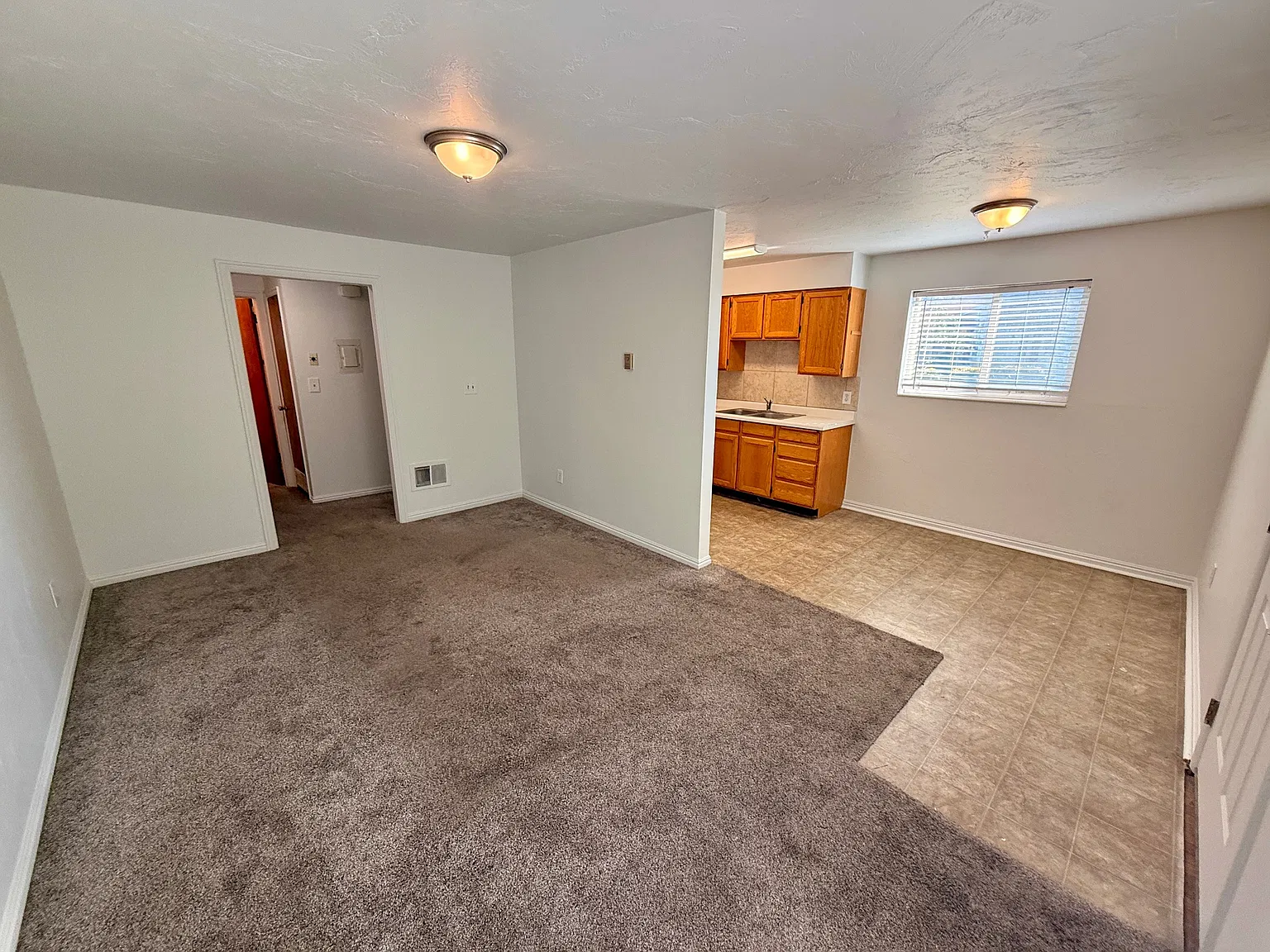 1 bed, 592 sqft, $900 — Photo 2