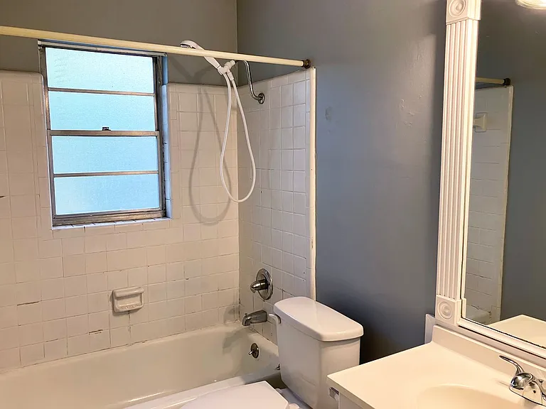 3504 NW 51st Ave — Photo 16