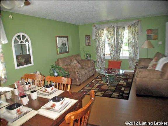 3rd image of 242 Melwood Dr