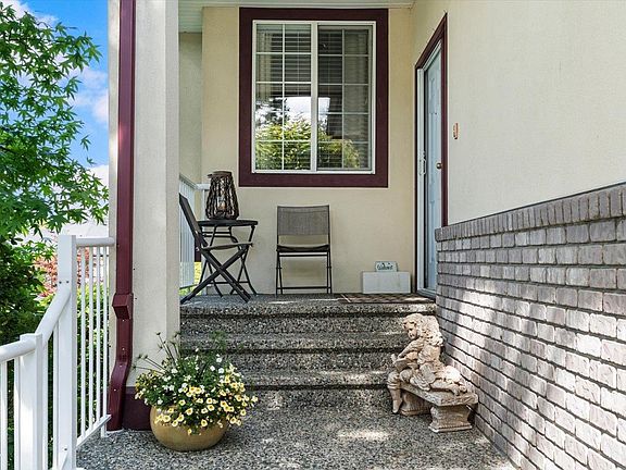 2nd image of 32777 Chilcotin Dr #54
