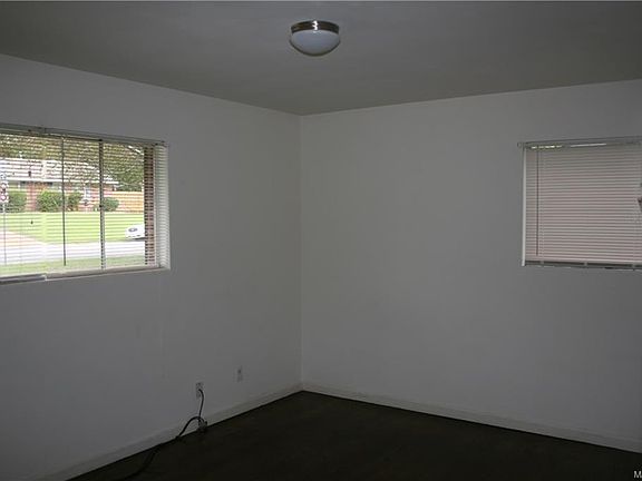 3rd image of 3902 Marquette Dr