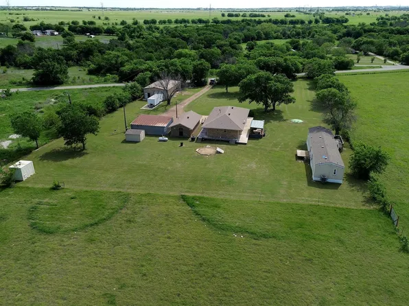 8983 W Odneal Rd, Krum, TX 76249