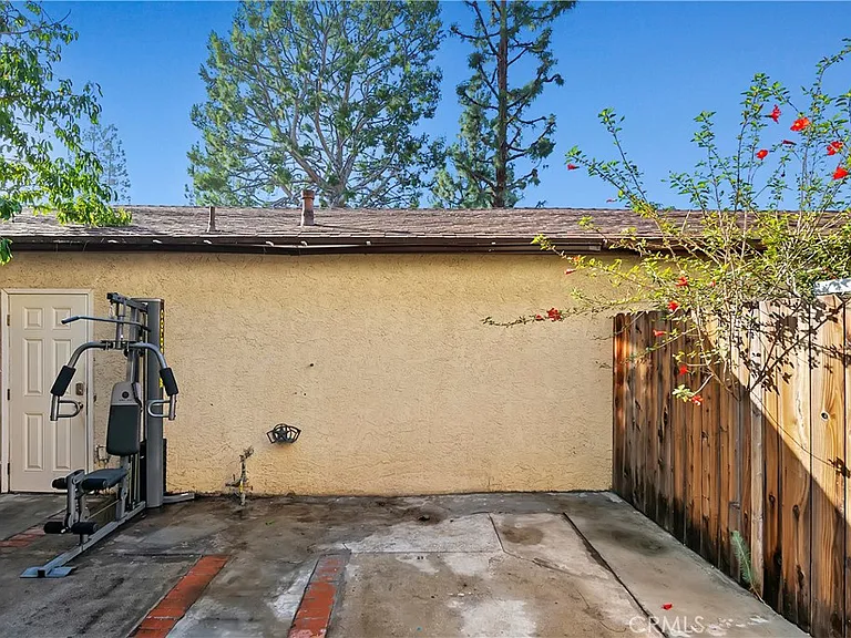 8707 Cedros Ave #7 — Photo 37