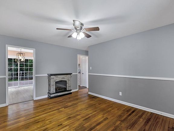 3rd image of 3 Lee Ct