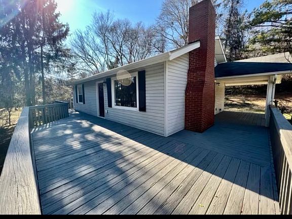 2nd image of 126 Chunns Cove Rd