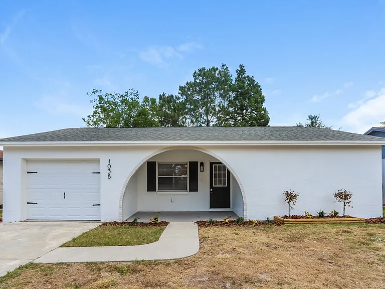 1038 Bridlewood Way — Photo 1