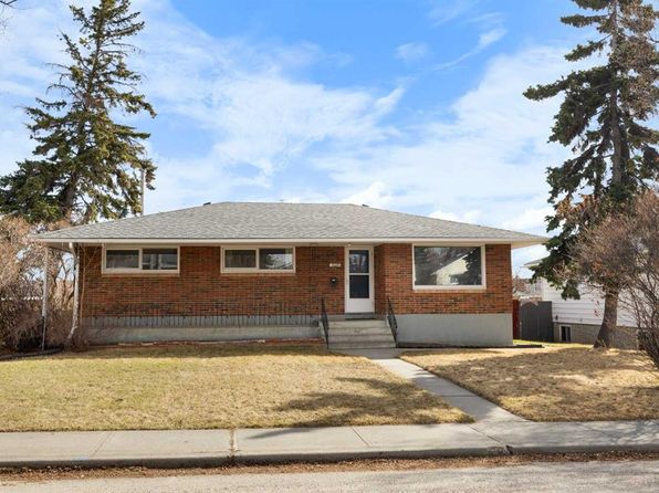 5620 W Buckthorn Rd NW, Calgary, AB T2K 2Y5