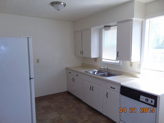 4th image of 1142 W 8th St
