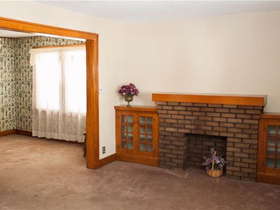 3rd image of 288 Tremaine Ave