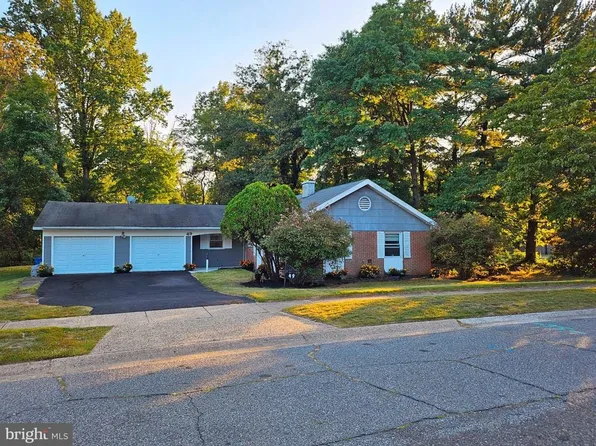 49 Bonnie Ln, Willingboro, NJ 08046