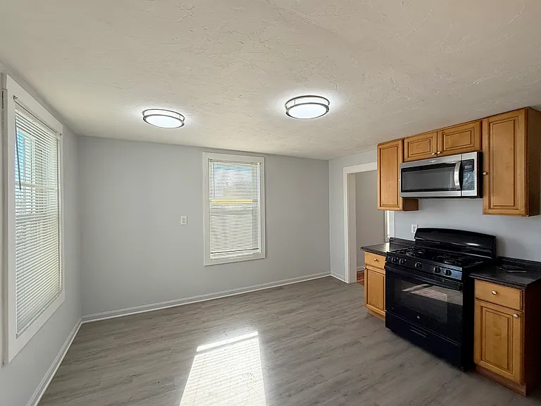 227 Chestnut St #3 — Photo 6