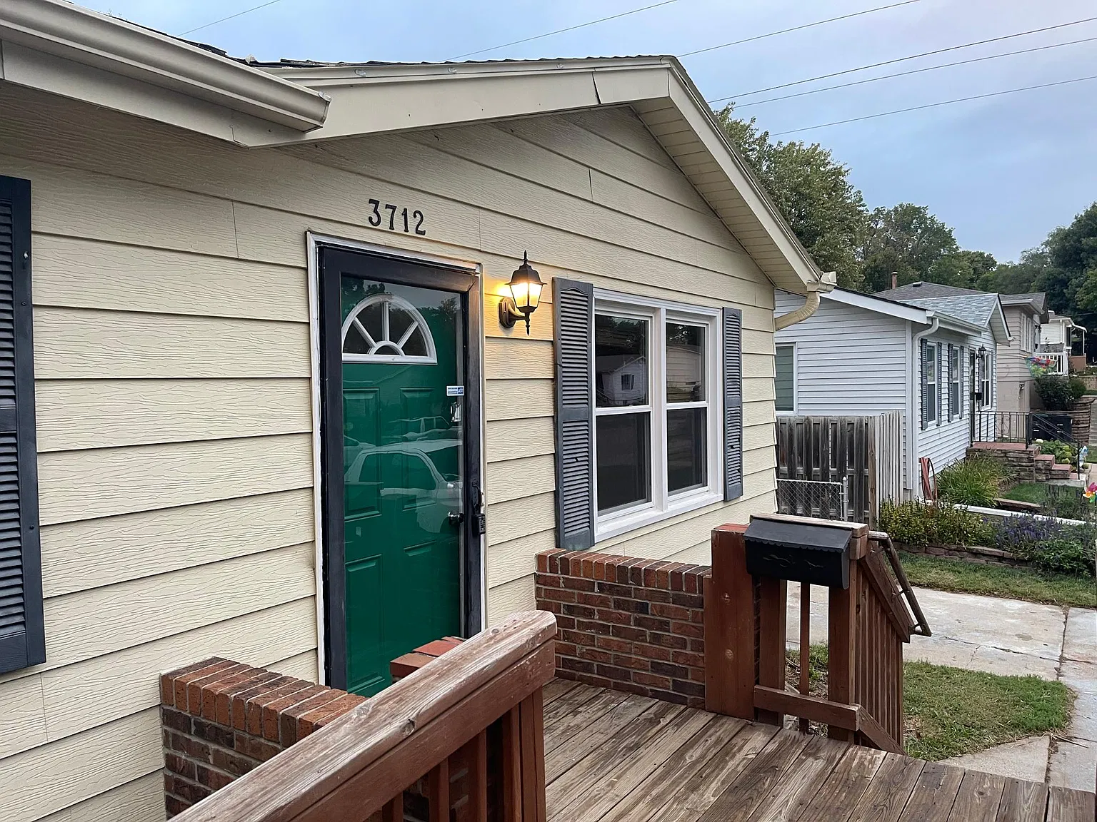 4 bed, 1500 sqft, $1,975 — Photo 2
