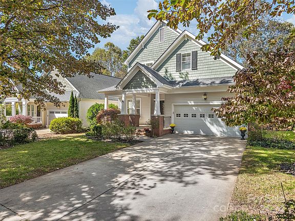 3rd image of 1366 Heathbrook Cir