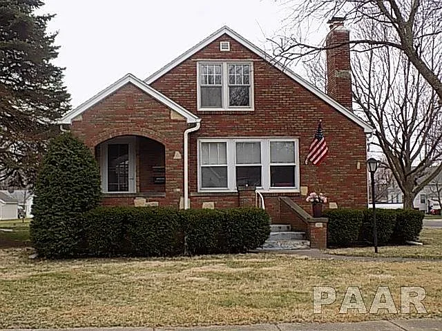600 E Adams St photo 1