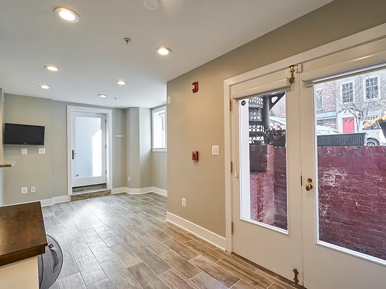 1801 Swann St NW #101 — Photo 5