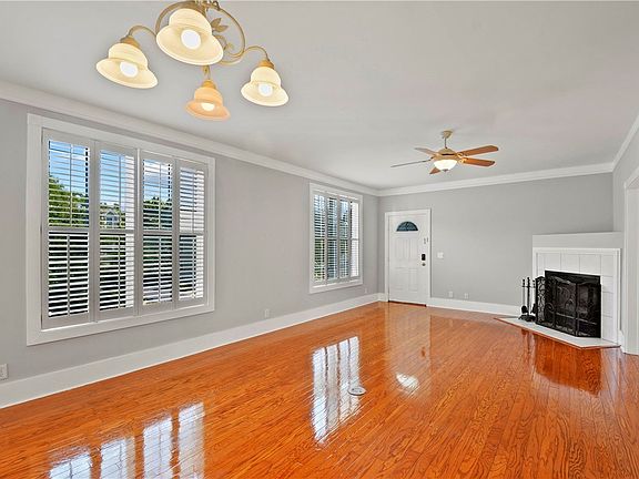 2nd image of 107 Shady Brook Cir Unit 201