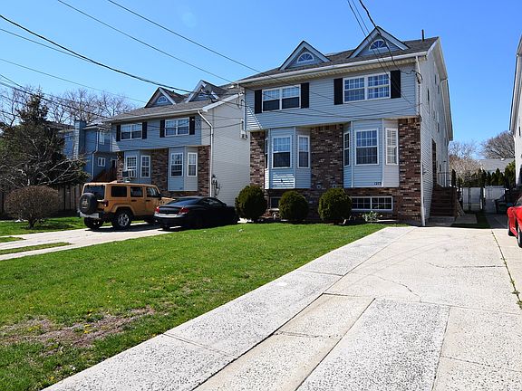 2nd image of 1273 N Railroad Ave