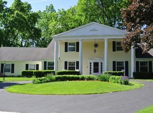 1700 Village Green Ct, Elm Grove, WI 53122