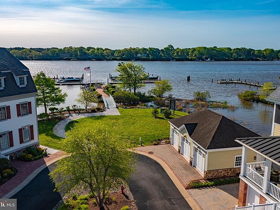 3rd image of 108 Little Harbor Way