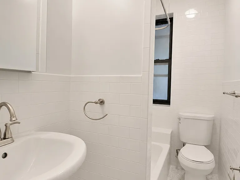 505 W 122nd St #22 — Photo 6