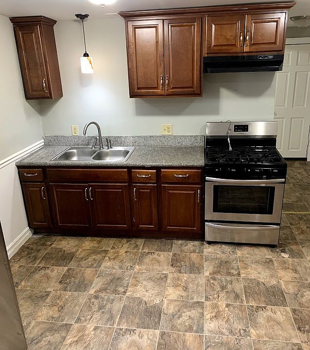 1st image of 217 W Tupper St #1