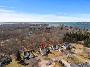 81 Old North Rd, Mystic, CT 06355