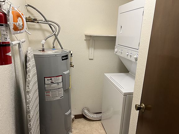 4th image of 504 Excalibur Rd #201