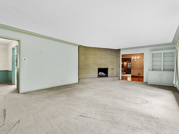 3rd image of 5017 Merryview Dr