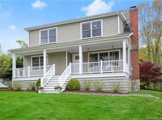 321 Brookside Dr, Fairfield, CT 06824