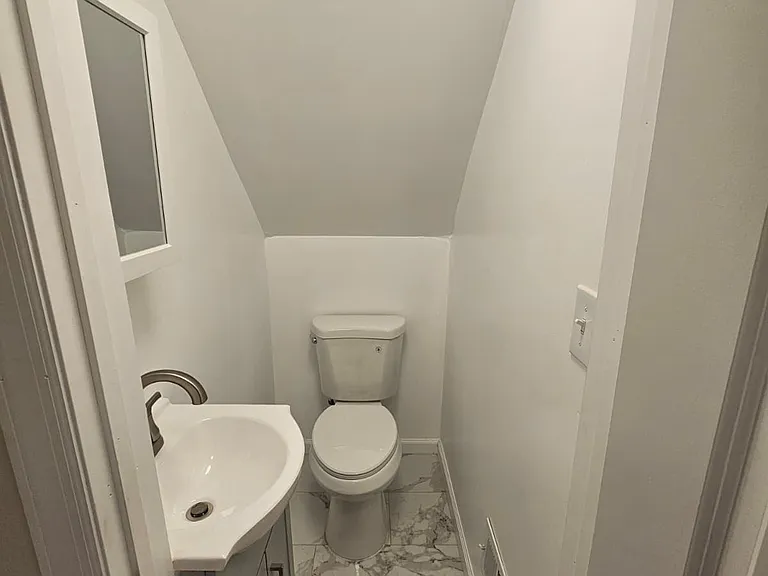 155 Bay View Ave #1 — Photo 4