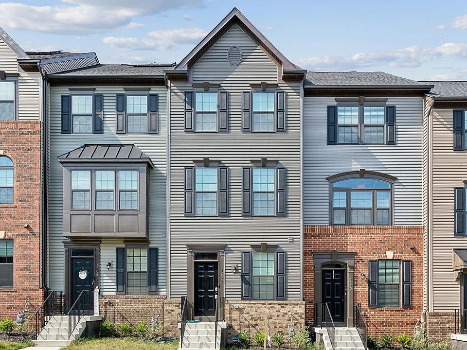 1st image of 1208 Spur Ln