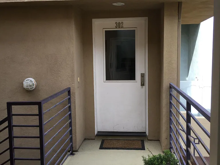4135 Voltaire St #302 — Photo 4