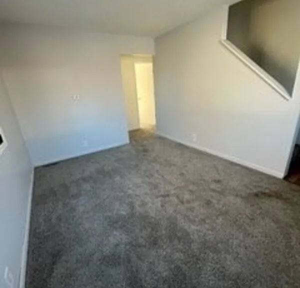 122 McKinley Ave — Photo 31