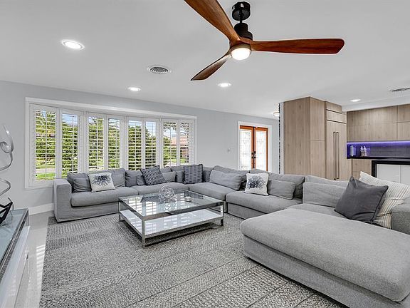 3rd image of 4710 NE 27th Avenue