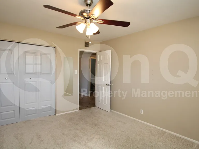 425 E Continental Dr — Photo 13