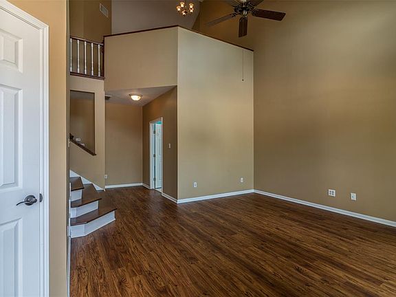 4th image of 1302 Killdeer Dr
