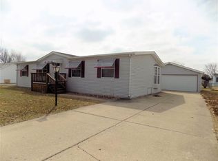 5393 Ebonywood Ln, Roscoe, IL 61073