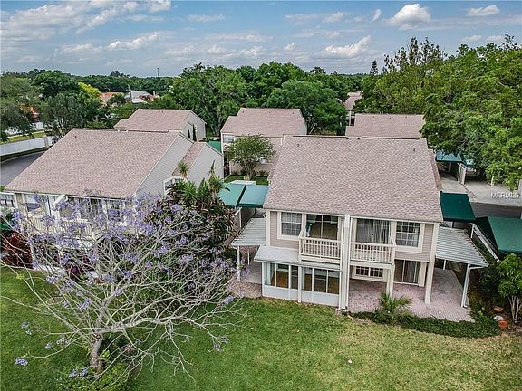 3rd image of 6924 Lake Place Ct